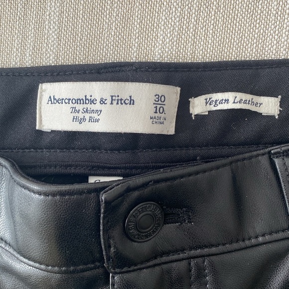 Abercrombie & Fitch Curve Love Vegan Leather Skinny Pant 10 Long - Picture 11 of 11